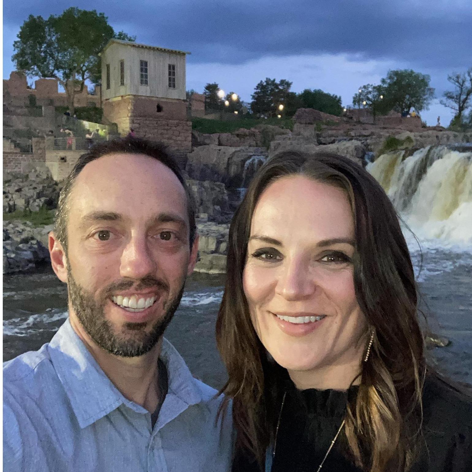 A date night stroll through Falls Park (Sioux Falls) - May 2021
