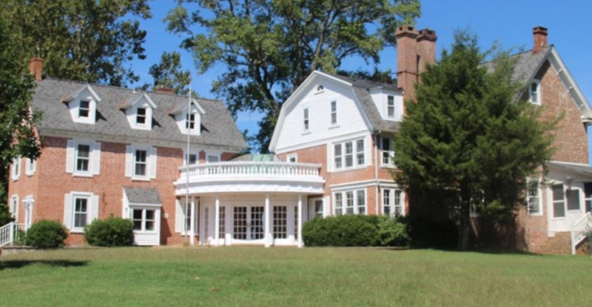 The Wedding Website of Madison Wallace and Frankie Magazu