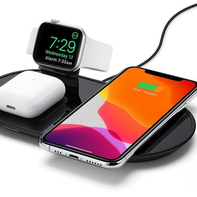 mophie 3-in-1 wireless charging pad