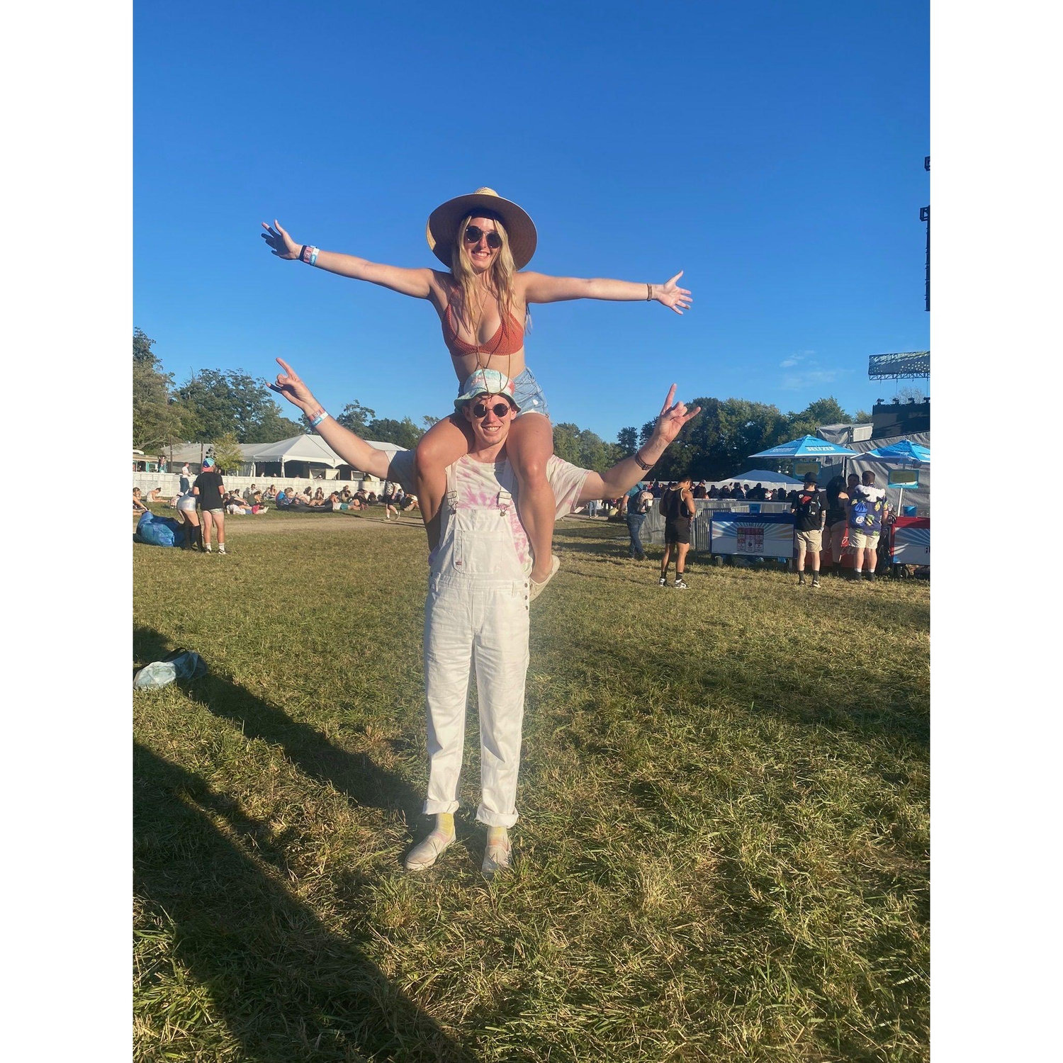 "Erica, get on my shoulders"