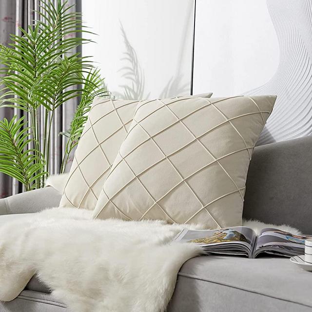 BENLAN Throw Pillow Covers Luxurious Velvet Textured Lumbar Decorative Throw Pillow Covers, Set of 2 Cream 22x22 Inch Geometric Pillow Covers Cushion Cases Soft Boho Pillow Covers Hidden Zipper