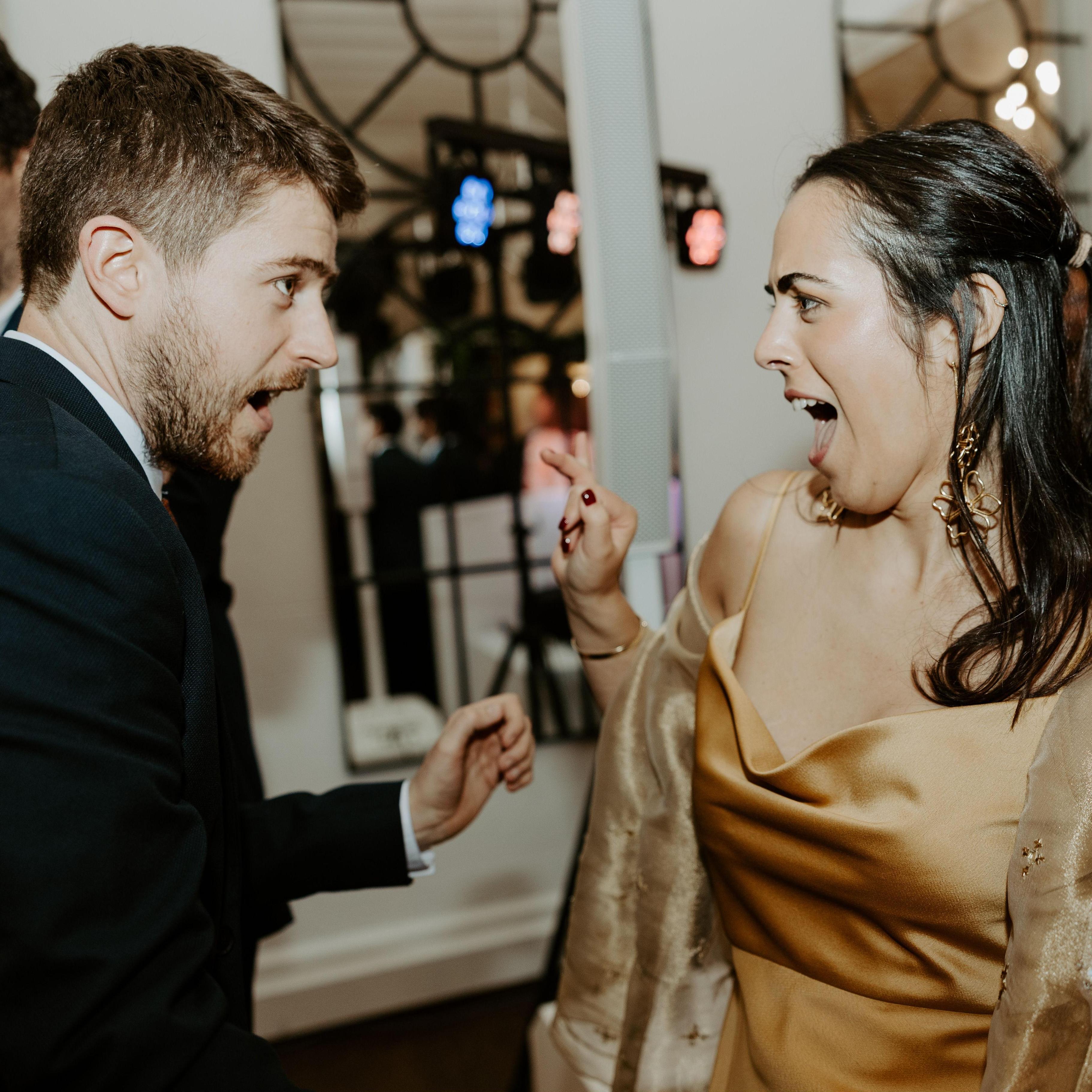 Don't know what to wear to our wedding? Try something like this! | Ne sais pas quoi porter pour notre mariage ? Essaye quelque chose comme ça !