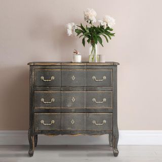 Evelyn Distressed 3-Drawer Dresser