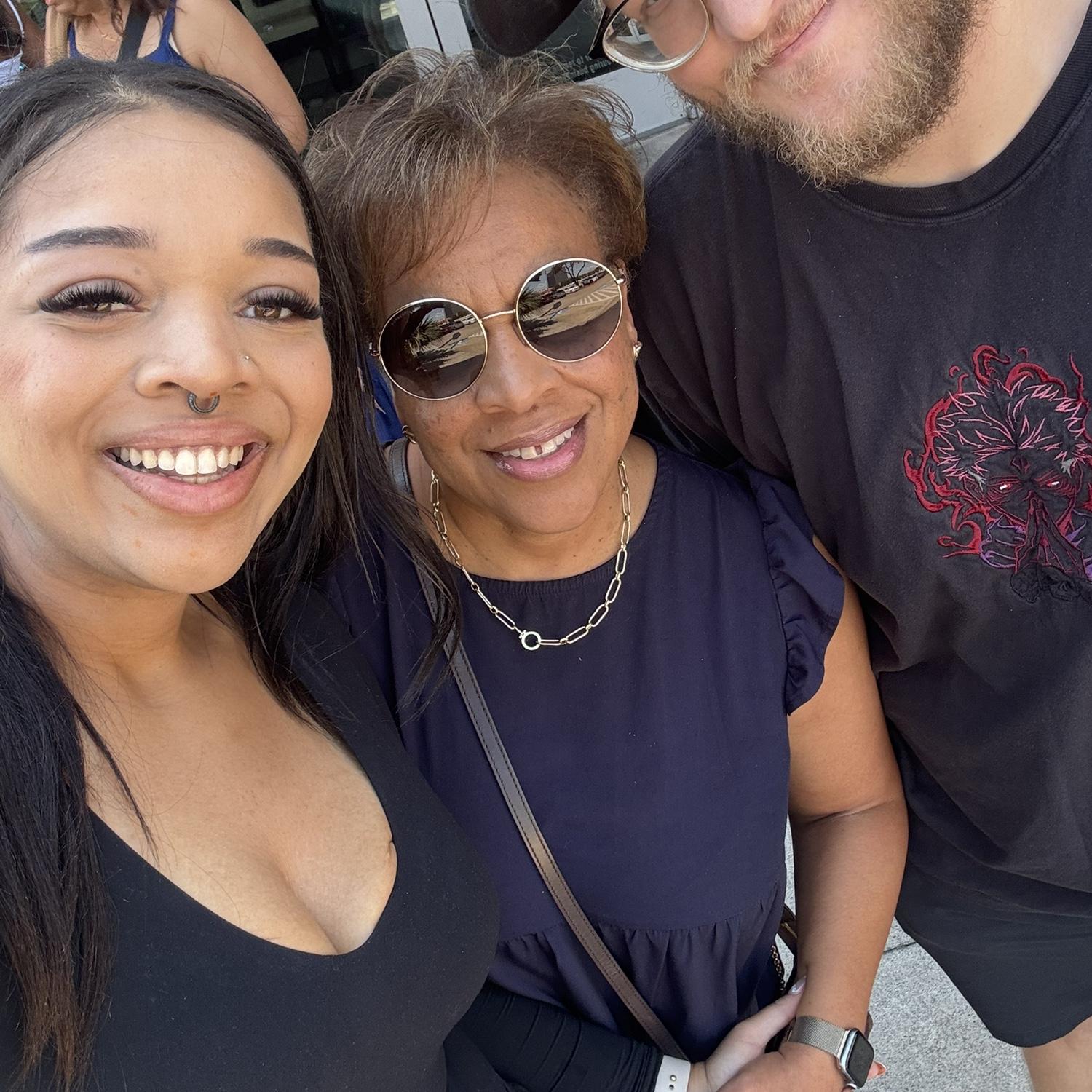the bride and groom with the lovely aunt sharlene! we love you, auntie! 🥰