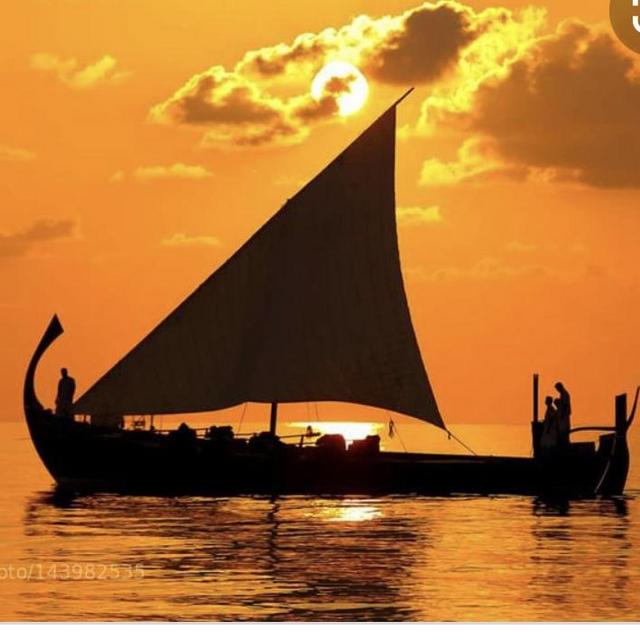 Private Charter on Traditional Dhoni Over Maldivian Waters