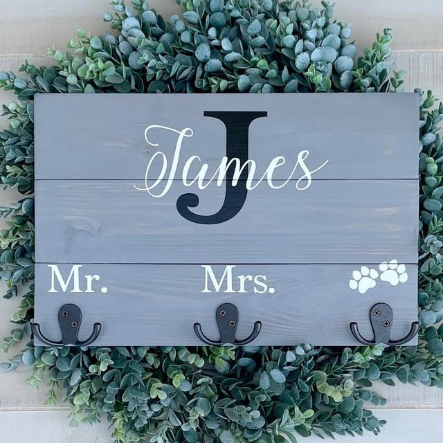 Personalized Pallet style Mr Mrs and Dogs...