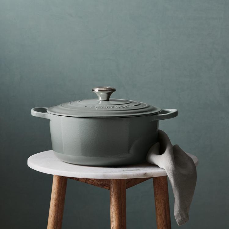 Le Creuset, Signature Round Dutch Oven - Zola