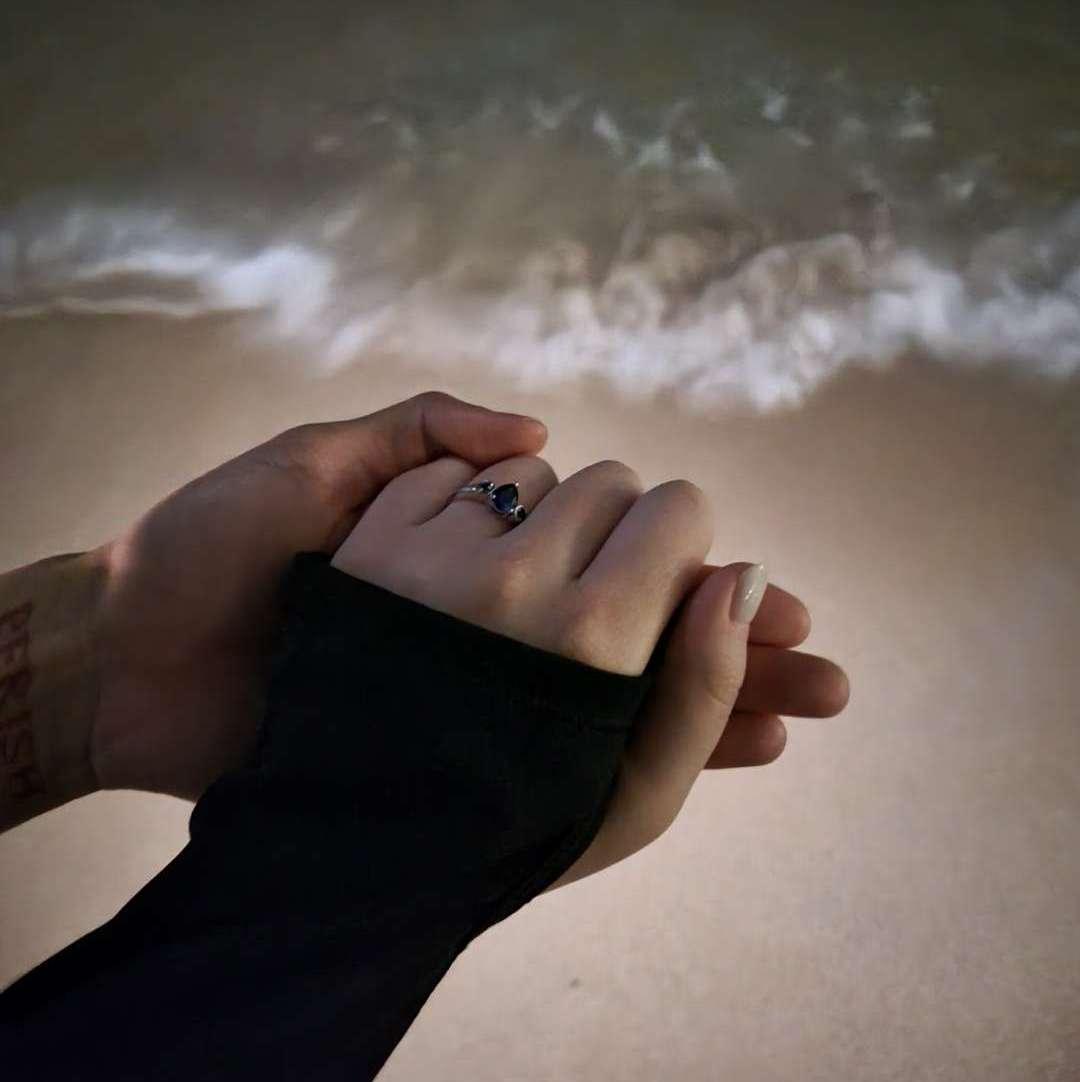 A little close up of the engagement ring.