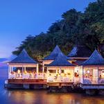 THE BAYSIDE 
Dinner: 6:15 p - 9:00 p
Closed Thurs and Sat
Reservations: Required
Dress: Resort Chic