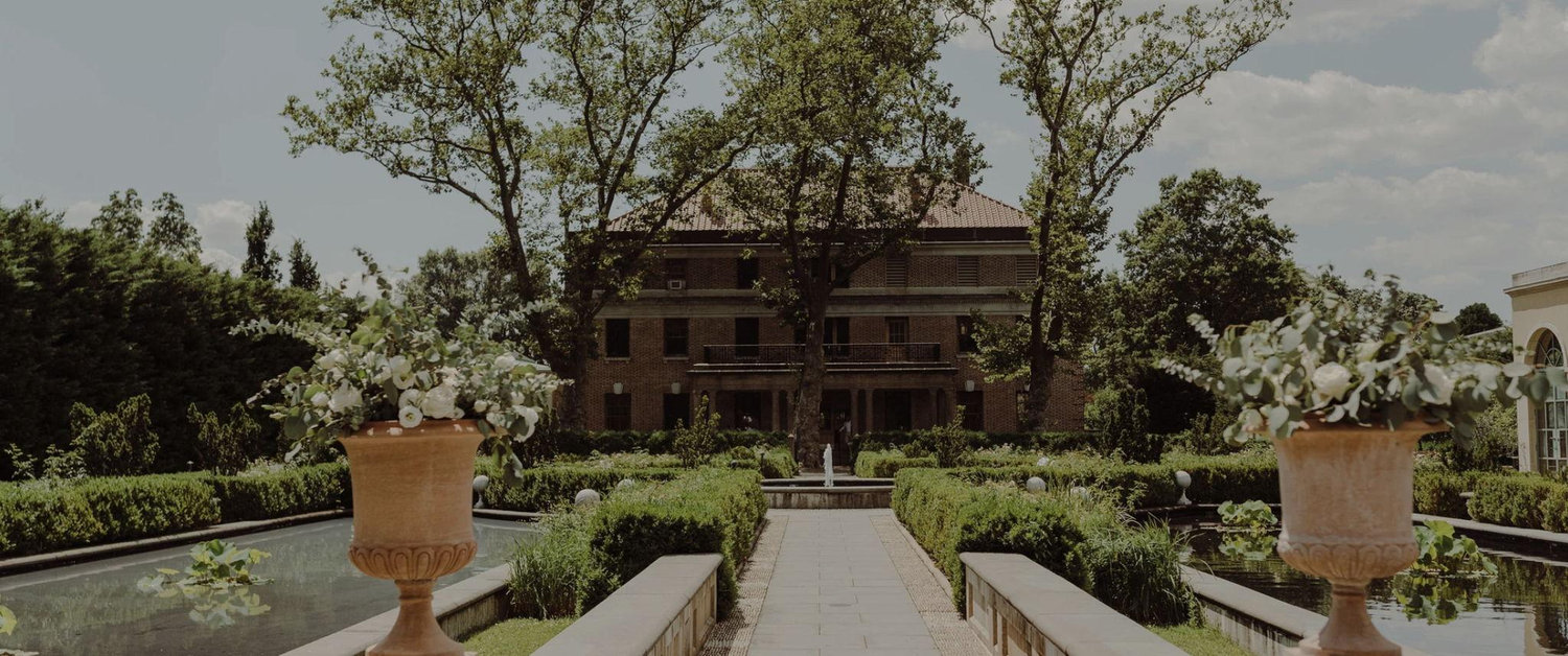 The Wedding Website of Arielle Lindberg and Gavin Weir