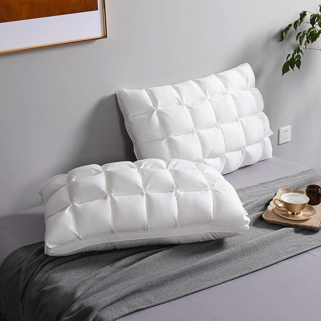 YOUR MOON Super Support Soft Down-Alternative Pillow King Size Set of 2, Fluffy Soft Luxury Hotel Gel Sleeping Pillows 2 Pack, Bed Pillows for Back Sleepers（White）