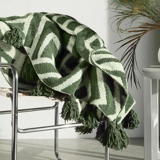 Maze Pom Pom Throw