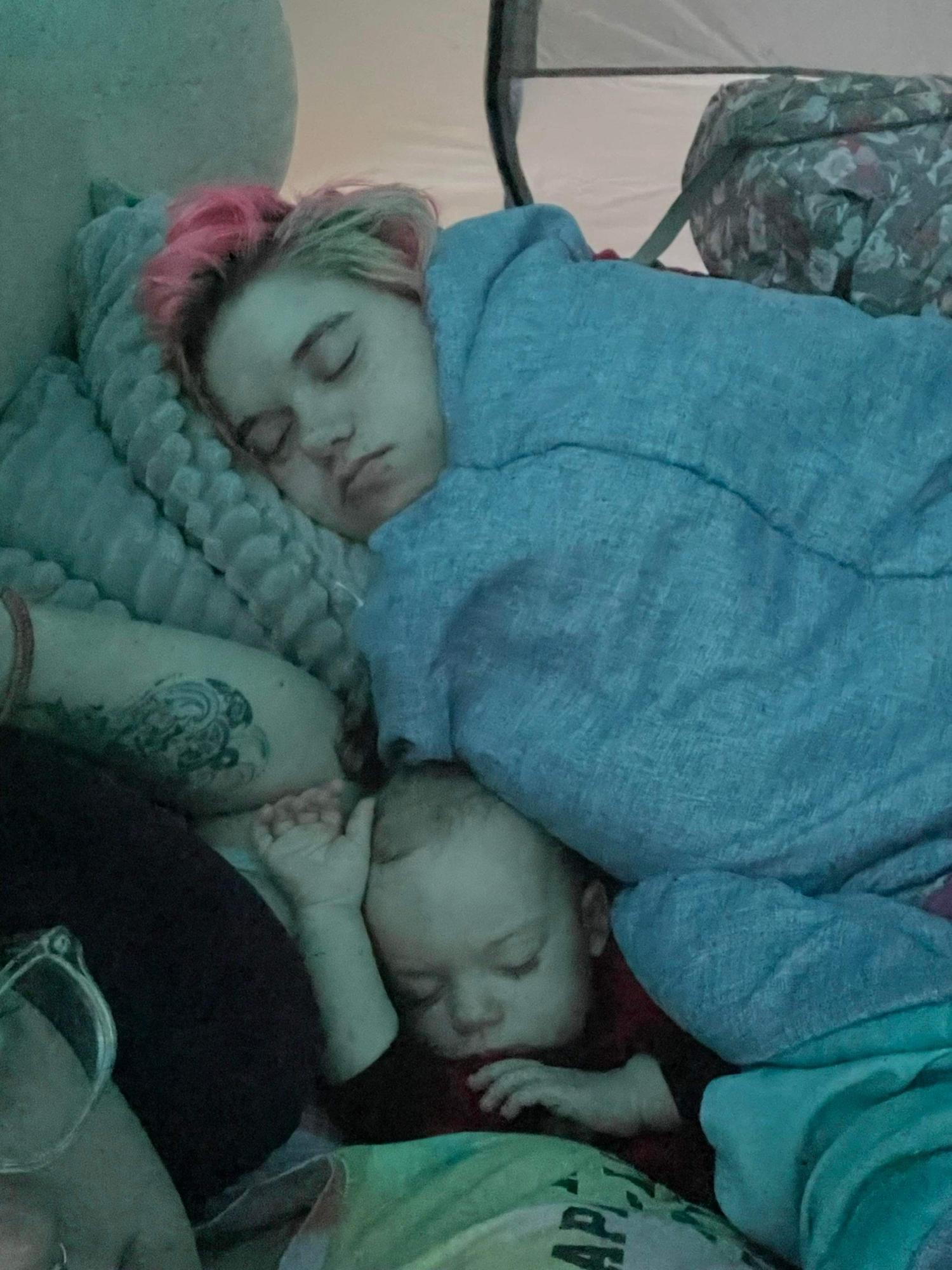 Sleepy babies camping 🤍