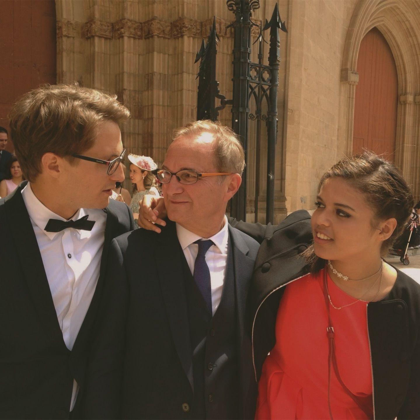 Romain, Robert (brother & father of Debbie) together with Debbie at the wedding of Romain & Begoña in Spain. A rare picture of Robert with a little brown hair, time flies!