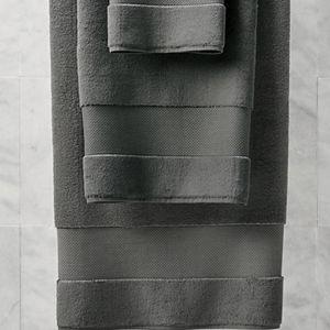 Frontgate Resort Collection Bath Towel in Fog