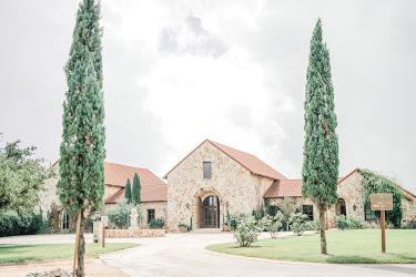 The Wedding Website of Amy Gayhart and Brandon Weck