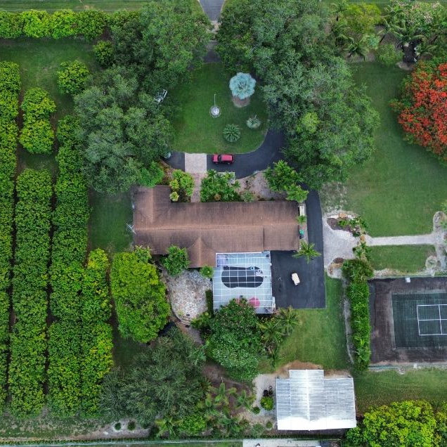 Frye Farms, this family-owned Homestead property is filled with love and history. Celebrating 50 years of marriage, Pepe and Jerry Frye also hosted their daughter’s wedding here—now, ours.