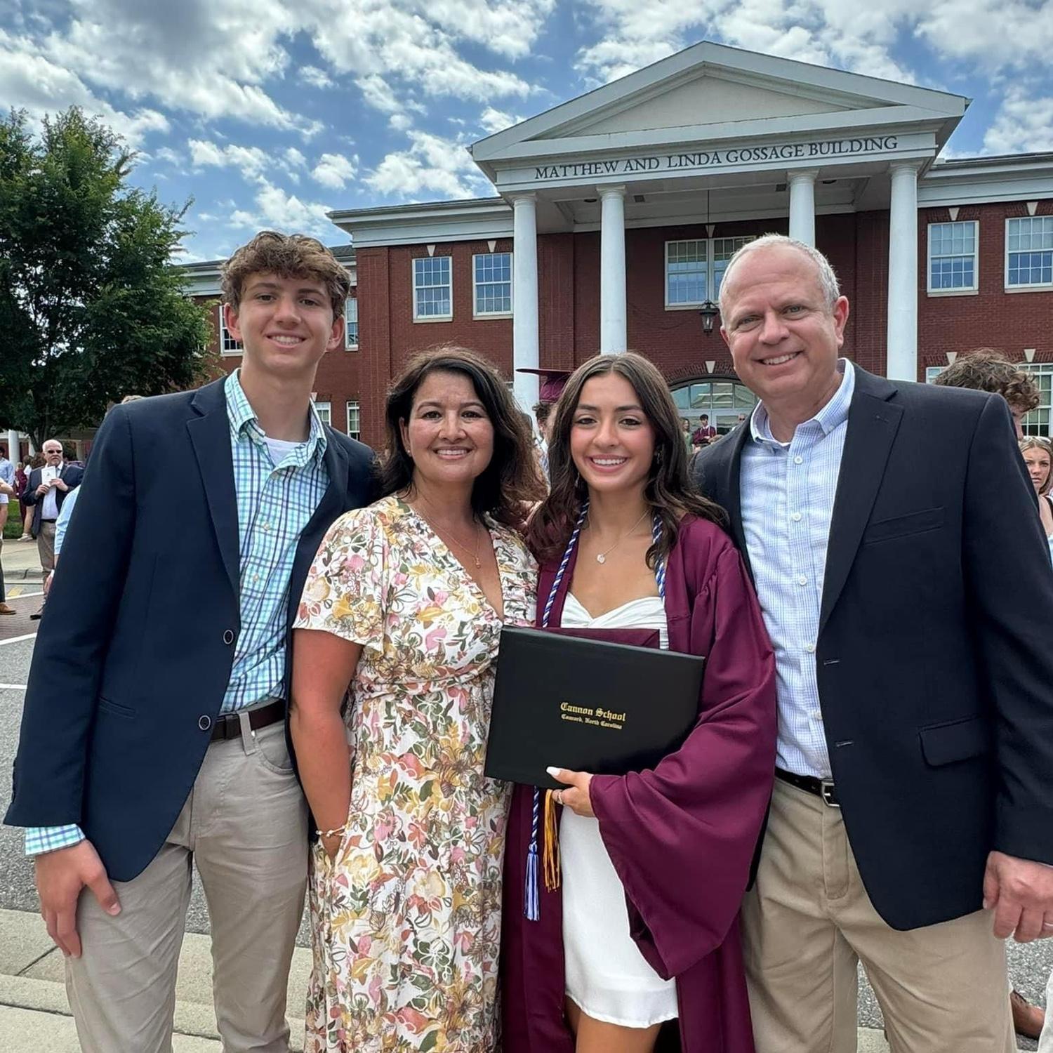 Roxanne, Joe, Sophia & Luca #Jones #cousinhusbandandkids #charlotte