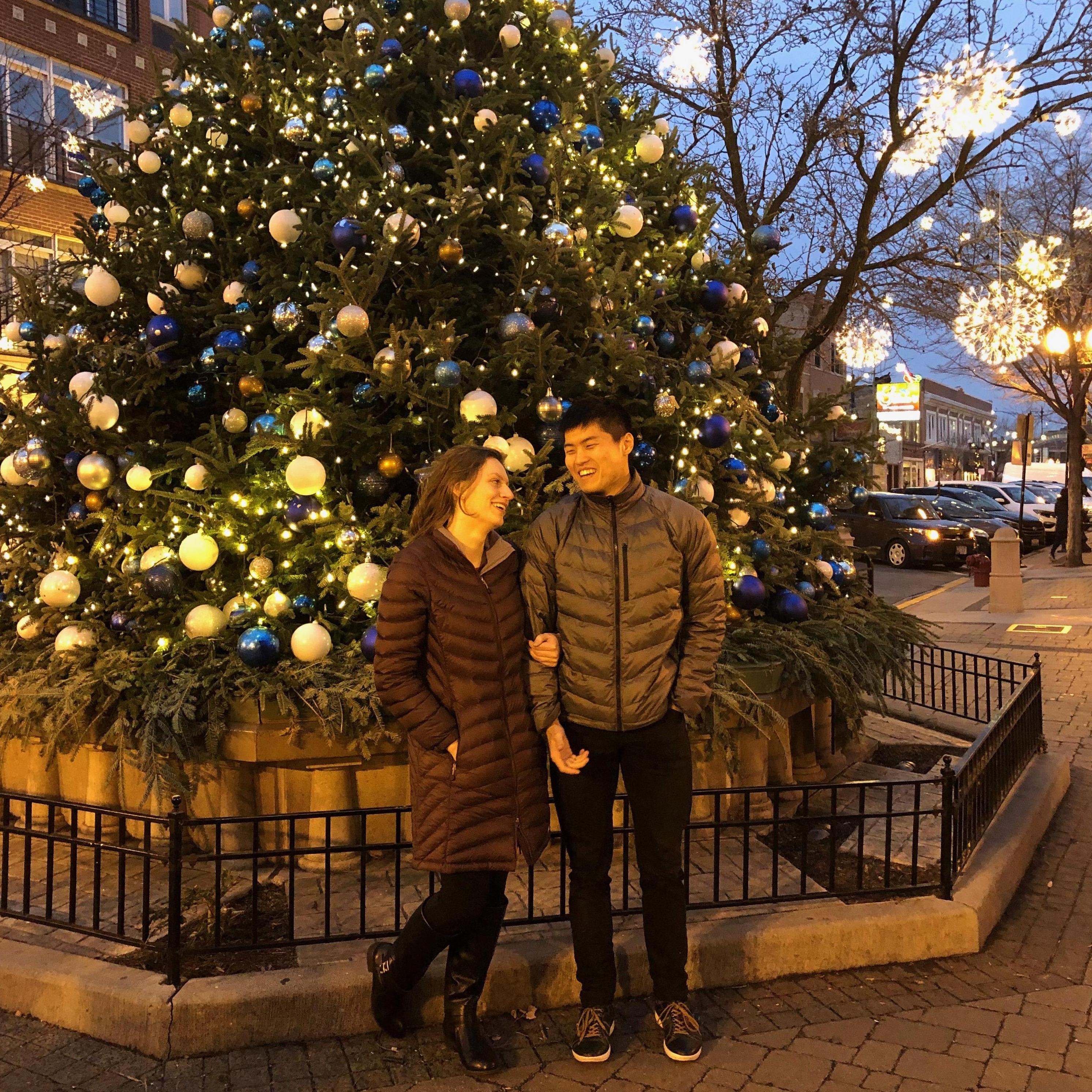 We were visiting Uncle Chet and Aunt Betty for Christmas Eve. We had great Italian beef, Chicago-style hot dog. We were walking around to digest the food. (12/24/2018, Chicago, IL)