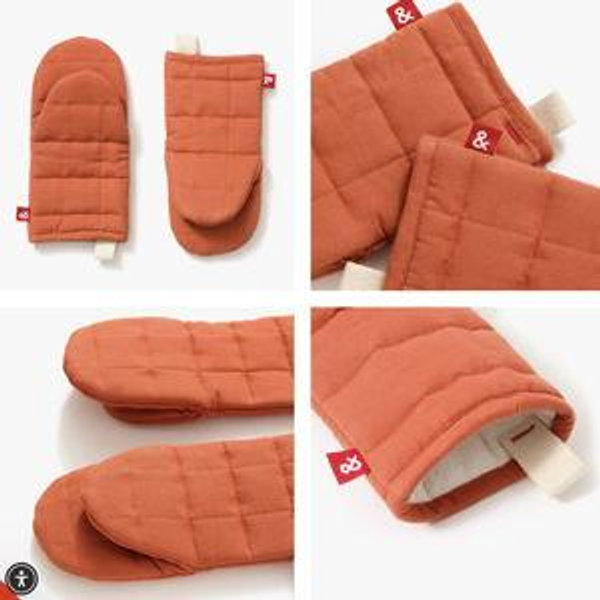 Paprika Red Oven Mitts by Hedley & Bennett | High-Quality Kitchen Gear | Hedley & Bennett