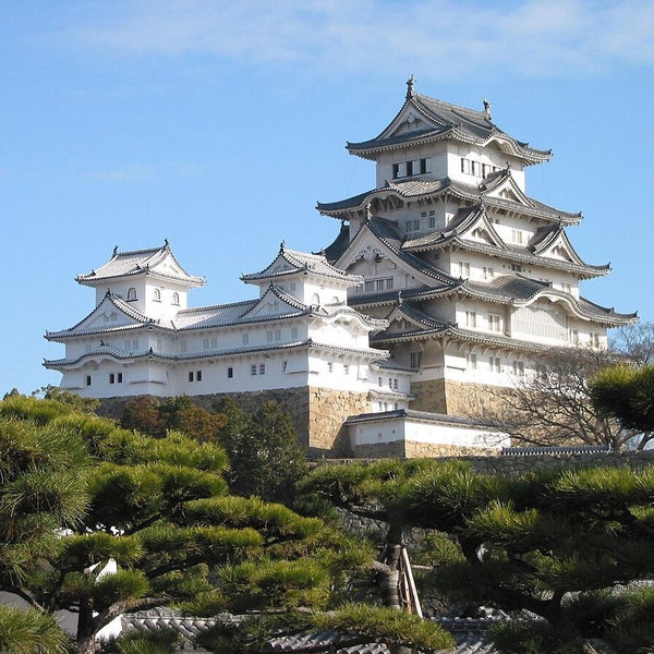 Castles, Temples & Tanoshii Times