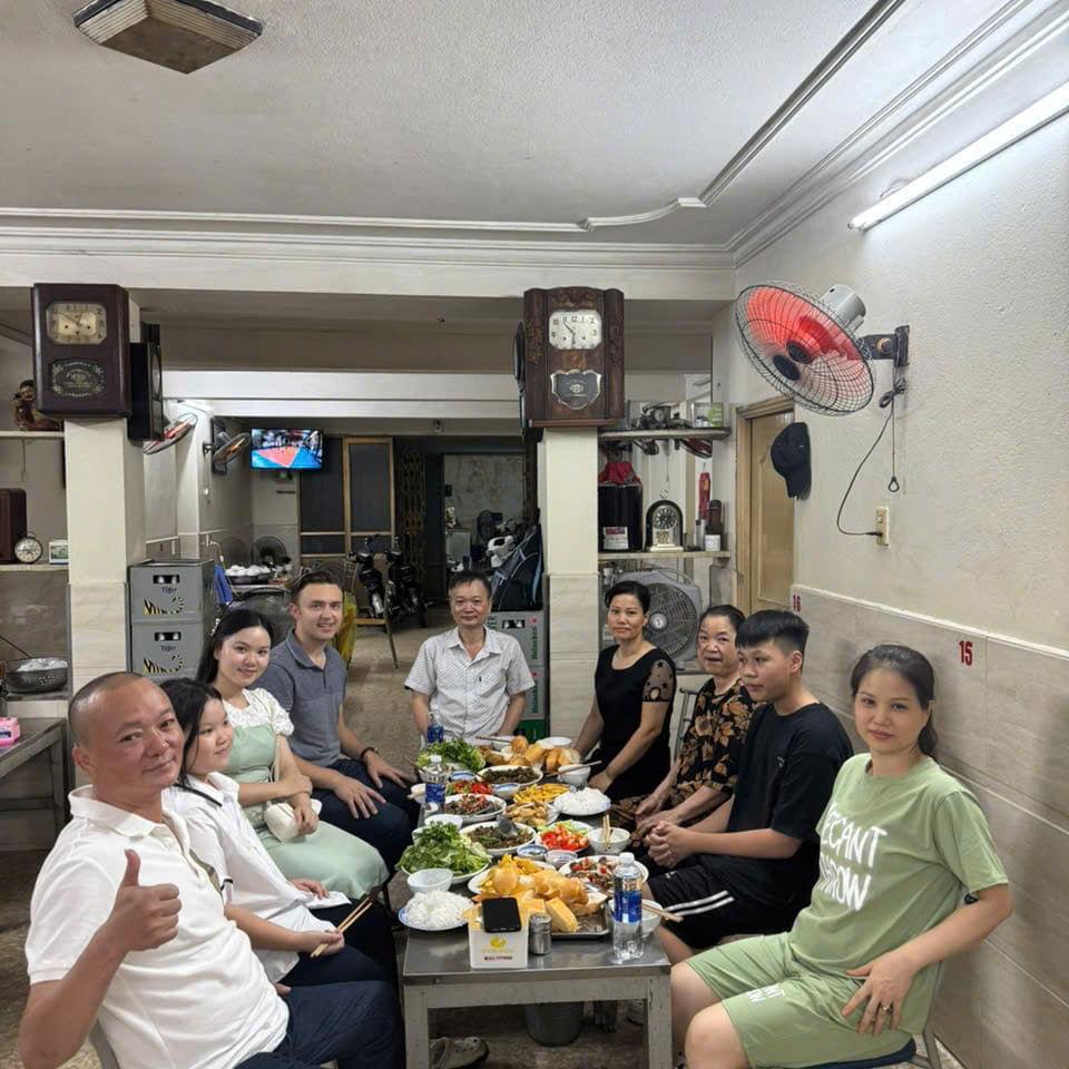 First day Warner met Giang's family in Haiphong September 2024