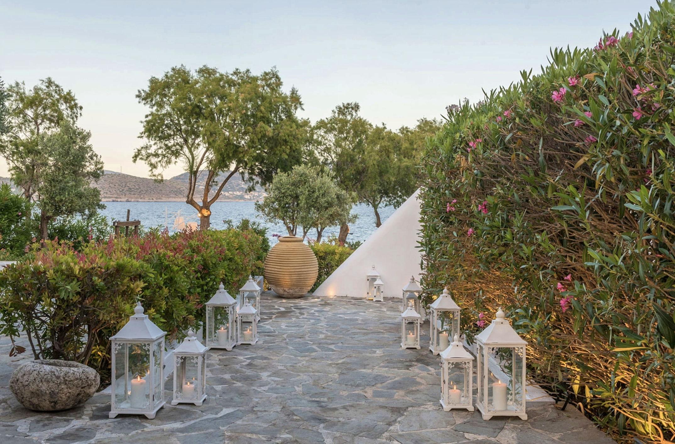 The Wedding Website of Brittney Reyes and Yanni Konsoulas