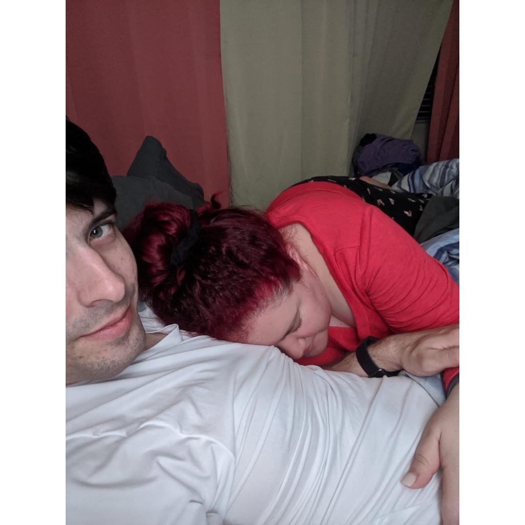 (Cheesy alert!) Andrea's safe place is Daniel's chest! - (Alerta melosa!) El lugar más seguro para Andrea es en el pecho de Daniel!