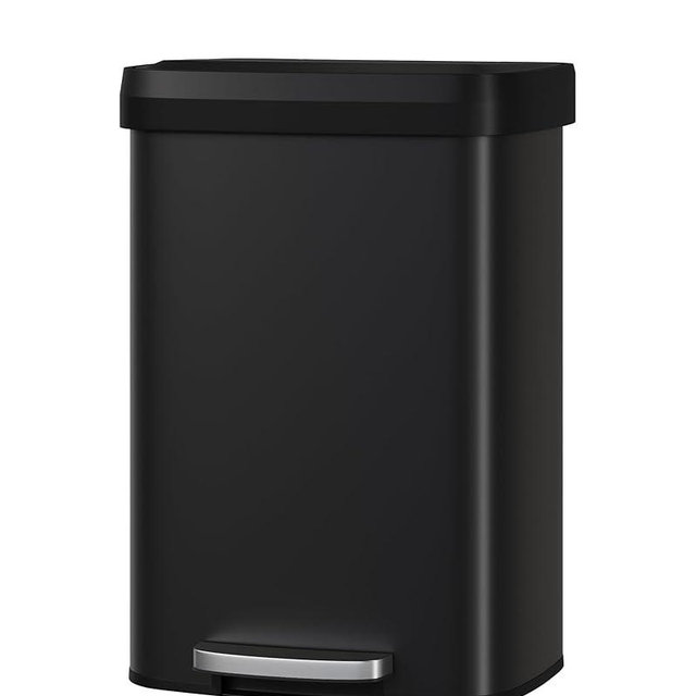 Garvee 13 Gallon / 50 Liter Metal Trash Can with Lid, Large Garbage Can for Kitchen, Rustproof Step-on Kitchen Metal Trash Bin with Liner Rim, Rear Handle, Soft Close Plastic Lid, Black