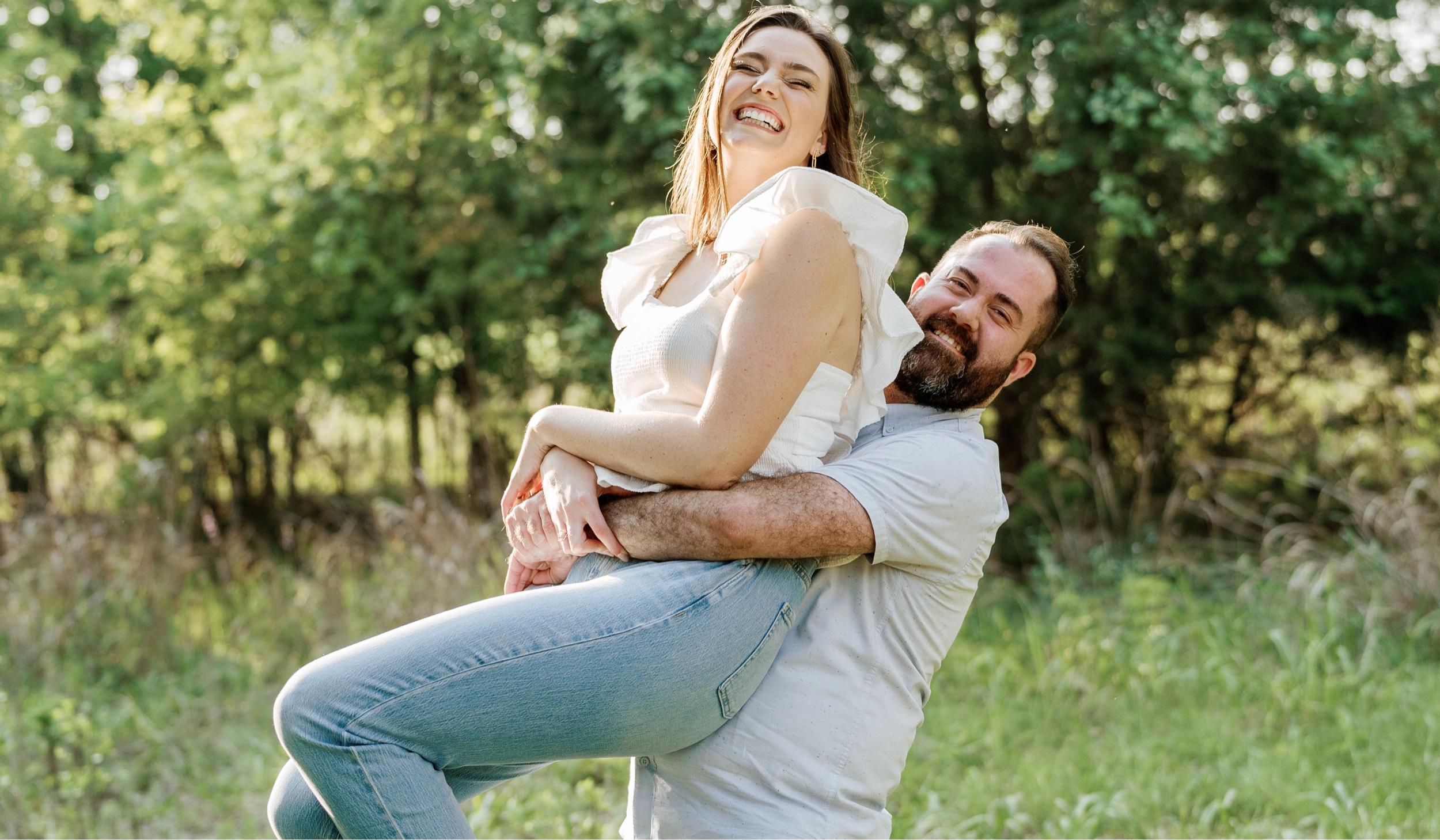 The Wedding Website of Kelli Miracle and Aaron Hentges