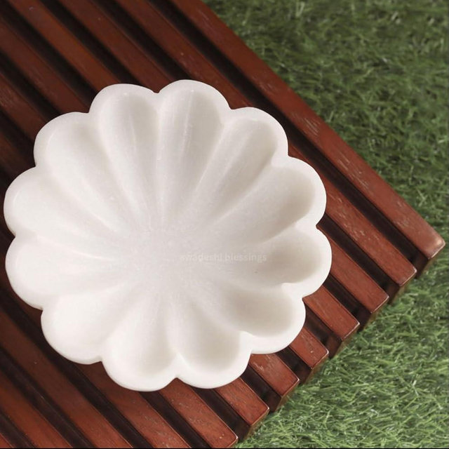 HandCrafted Marble Large Decorative Bowl | White Decorative Bowls for Home Decor | Ruffle Bowl | Scalloped Bowl | Fluted Bowl | Key/Fruit Bowl | Ring Dish | Organic Modern Home Decor Bowl (6 Inches)