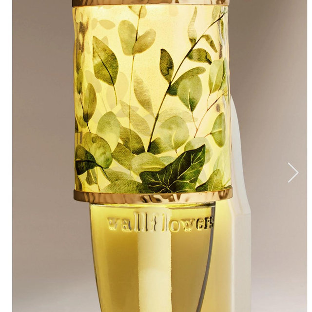 Pressed Greenery Cuff Adjustable Wallflowers Scent Control™ Nightlight