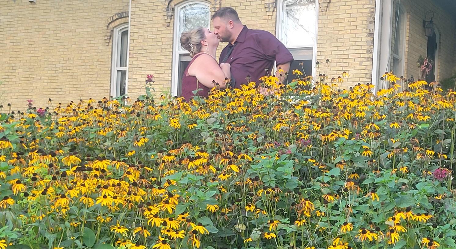 The Wedding Website of Amanda Daniels and Eric Kokx