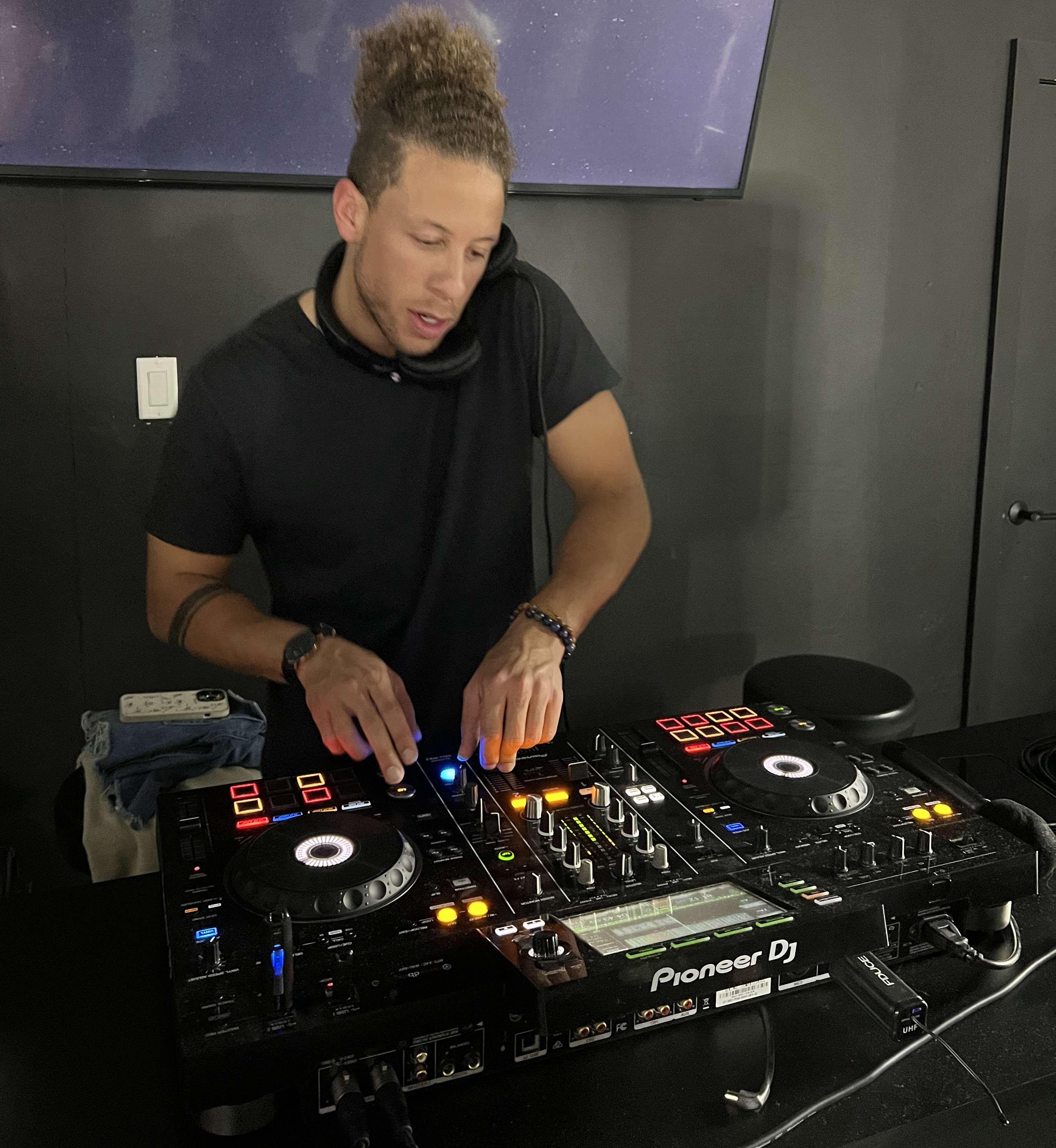 The Wedding Website of Jordan Epps and Dirty Thirty