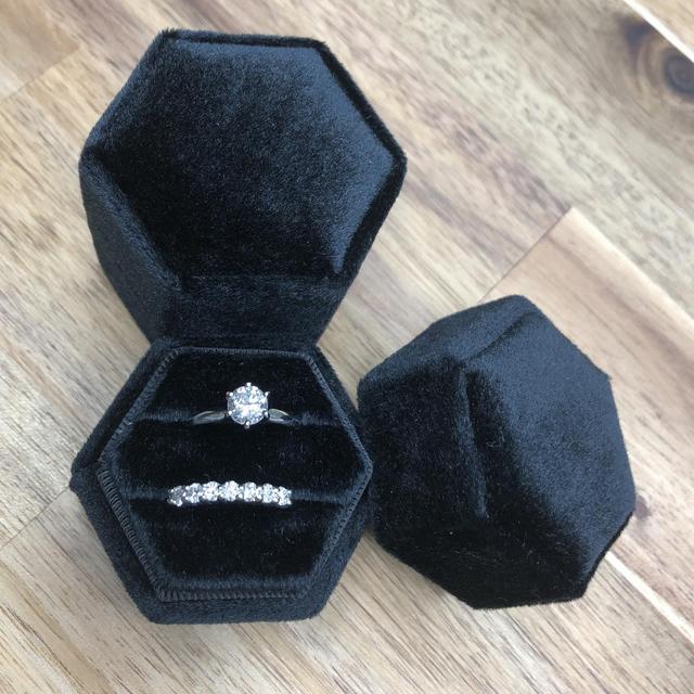Velvet Hexagon Double Ring Box (Black)