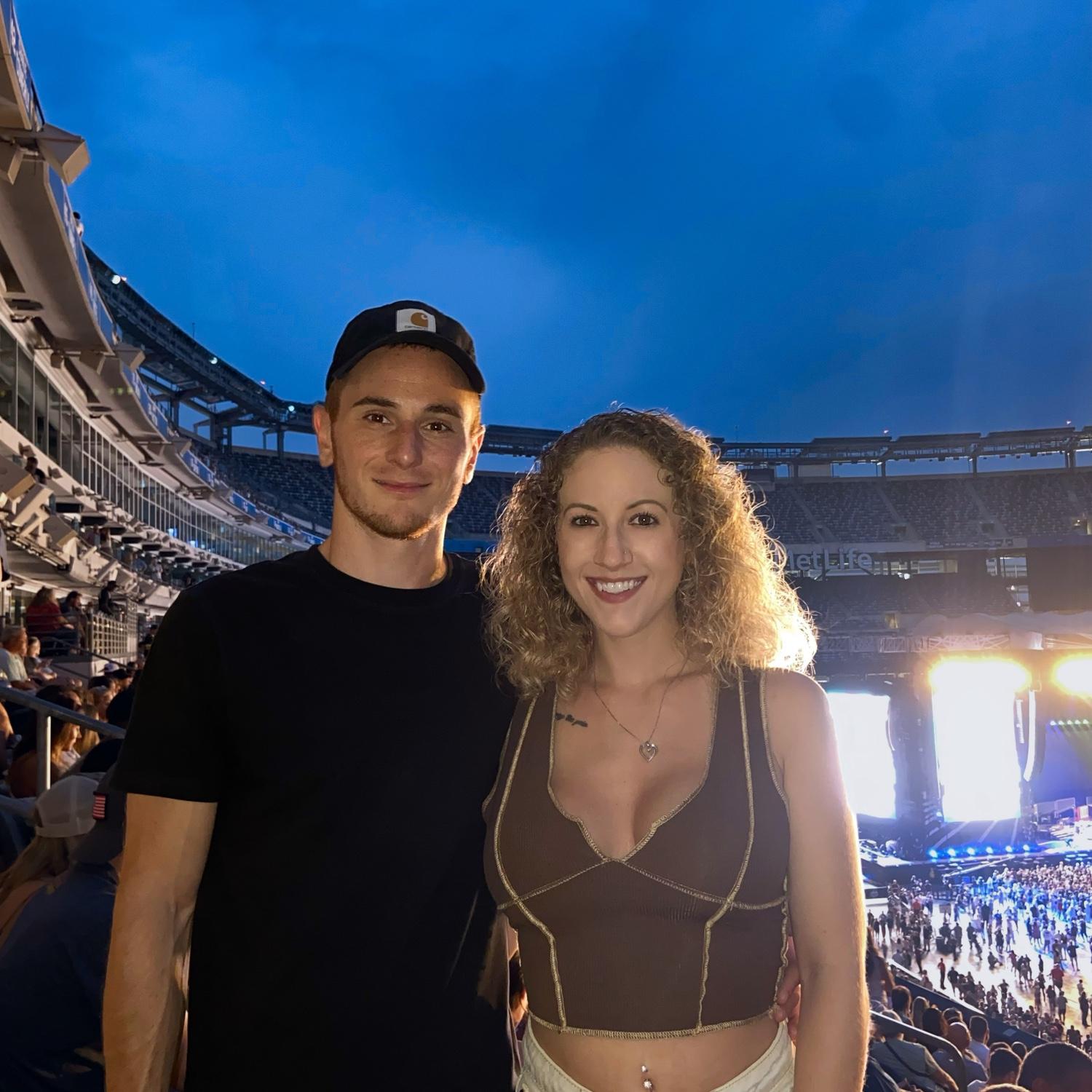 Forever concert buddies🎵