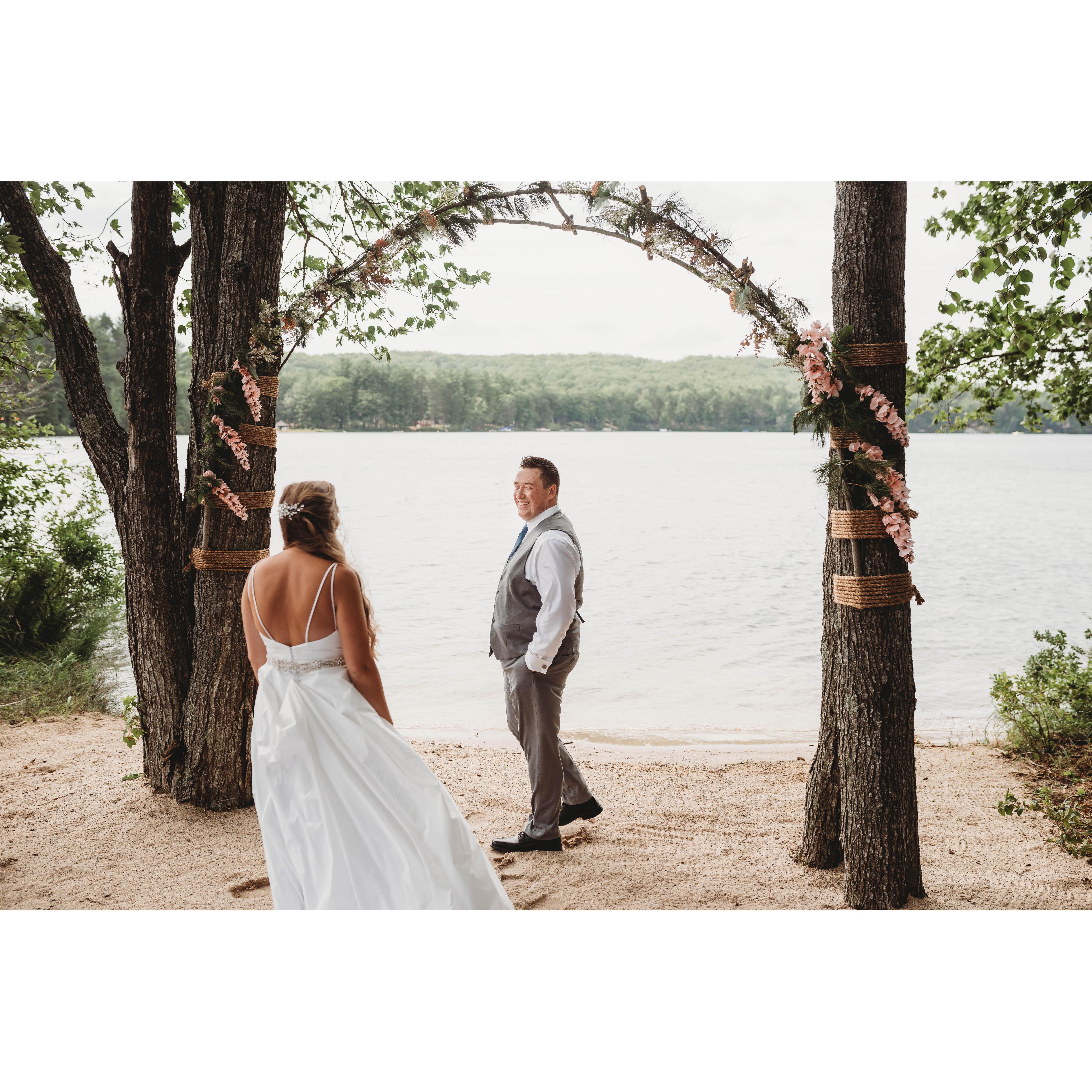 First look at the bride!