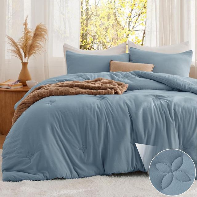 Bedsure Queen Comforter Set Mineral Blue, Soft Prewashed Queen Size Bedding, Quilted Comforter with Clover Design, Down Alternative Comforter for All Seasons, 3 Pieces Bed Set with 2 Pillow Shams