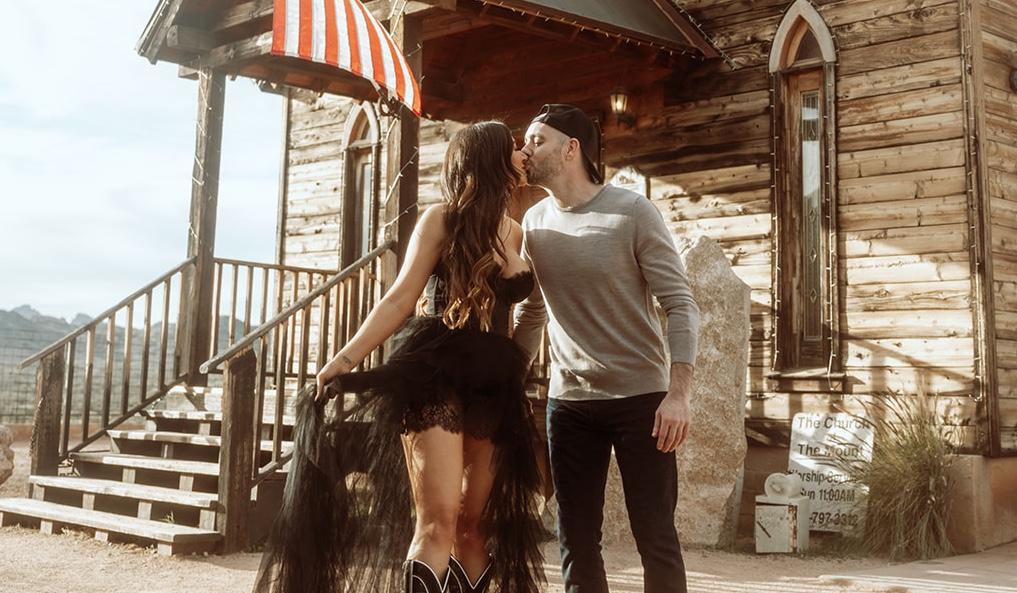 The Wedding Website of Laila Oskouie and Andrew Davidson
