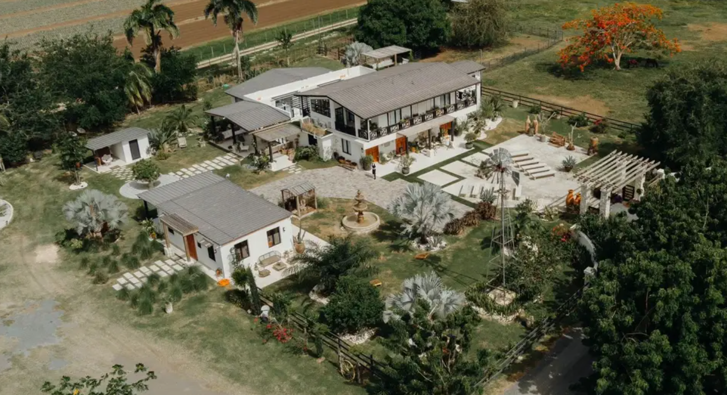 The Wedding Website of Reina Rivera and Víctor Ochoa