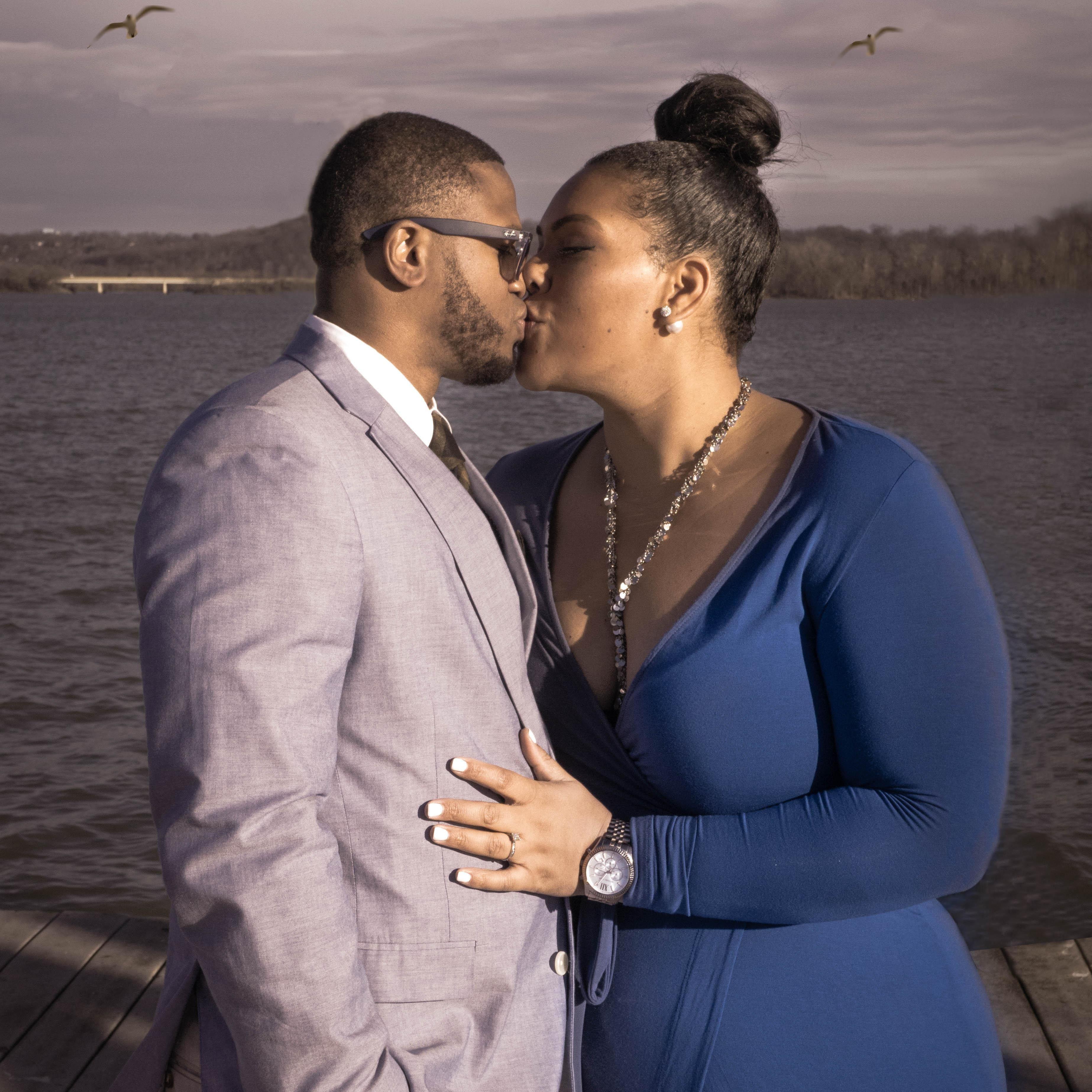 Engagement Photo Session: Photo credit: Harold Martin (harmaphotos). Alexandria, VA waterfront.