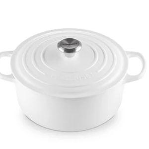Signature Round Dutch Oven 5.5 Qt Matte White