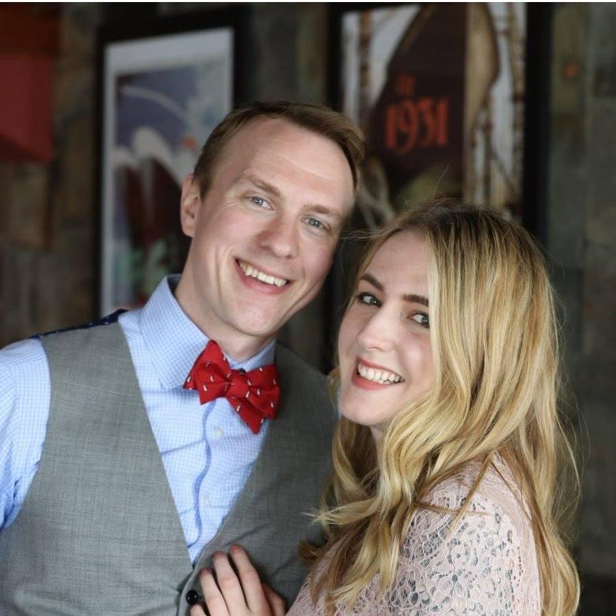 That bowtie.