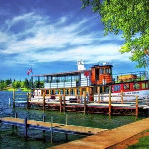 Honeymoon Activity: Dinner Cruise At The Finger Lakes