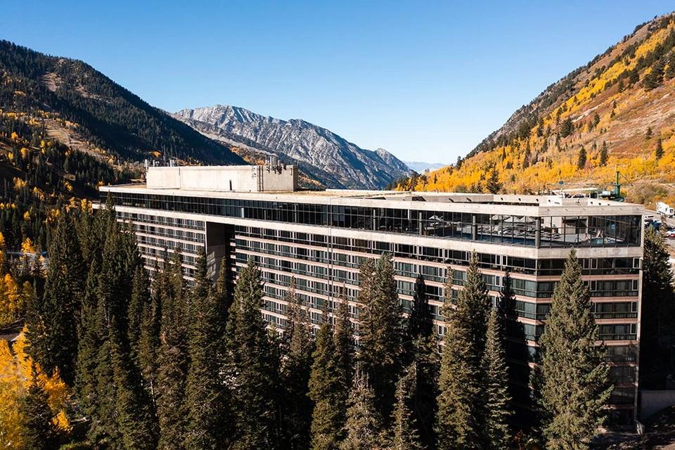 The Wedding Website of Lexi Haest and Sam Ostrowski