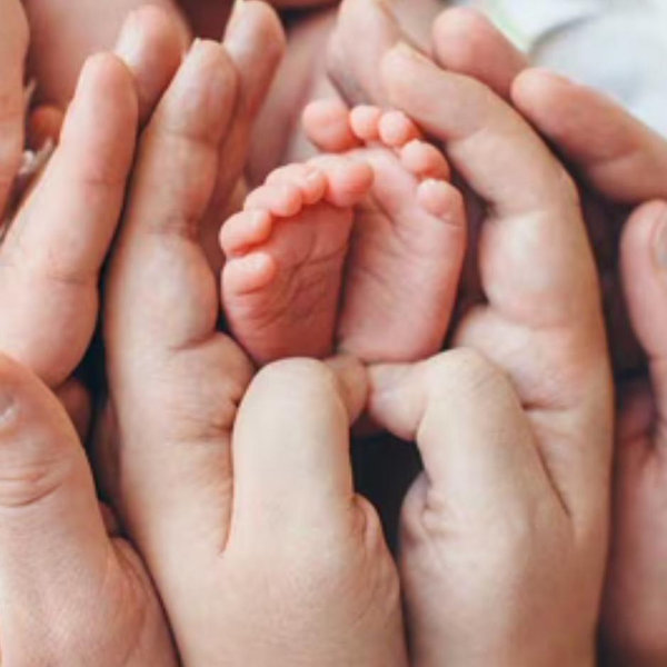 Instead of toasters and towels... tiny toes, please!