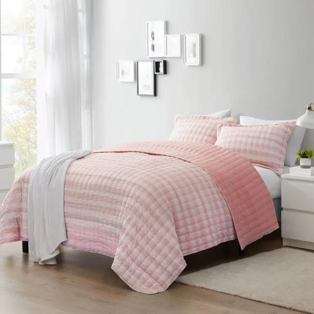 Quilt Sets Prewashed Checkered Plaid Embroidered Vintage Soft and Luxurious Bedding with Pillow Shams, King, Coral/Pink