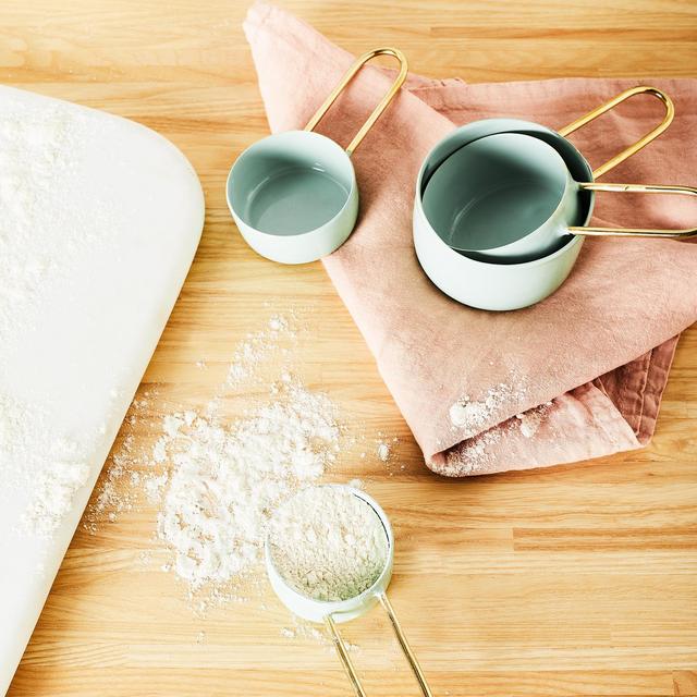 Enamel Measuring Cups in white