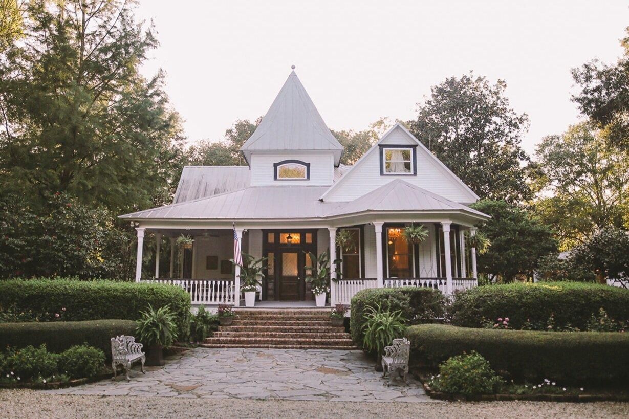 The Wedding Website of Emelia Marshall and Jason Case