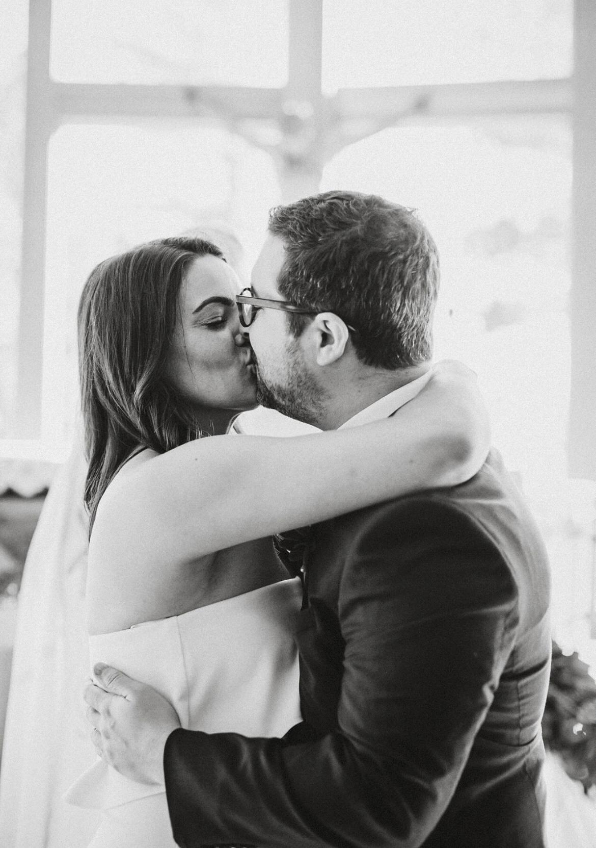 First kiss as Mr & Mrs